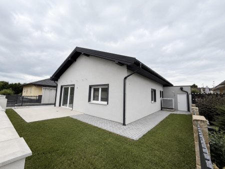***ERSTBEZUG - ZWEI EIGENSTÄNDIGE HÄUSER AUF EINEM GRUNDSTÜCK – IDEAL FÜR ZWEI GENERATIONEN***