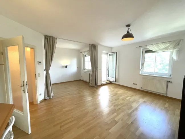 Charmante 1-Zimmer-Wohnung mit südostseitiger Loggia | Mödling - Titelbild