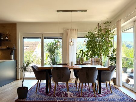 WOHNHIGHLIGHT NAHE GRAZ: Großzügige 5‑Zimmer‑Wohnung mit großem Balkon, zwei Parkplätzen, E‑Ladestation & exklusiver Grünruhelage