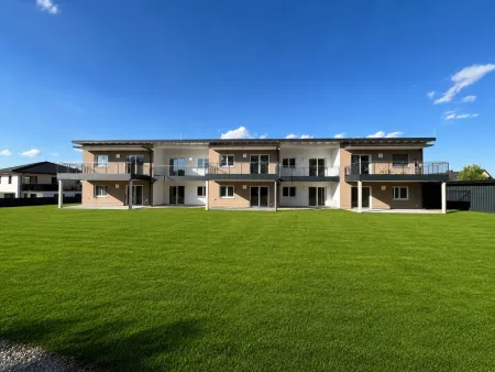 Neubau 2-Zimmer Gartenwohnung mit 104 m² Eigengarten / Loggia / Carport und KFZ-Abstellplatz in Ried im Innkreis (Top 4)