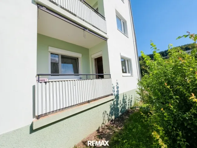 Helle 4 Zimmerwohnung mit Balkon - Bild