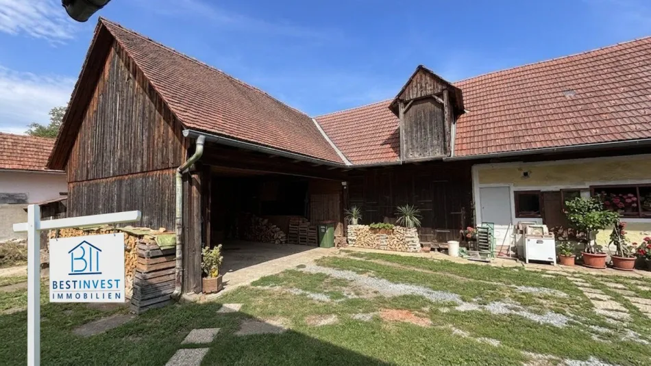 Bauernhaus mit Nebengebäuden und optionalem Ackerland - Bild