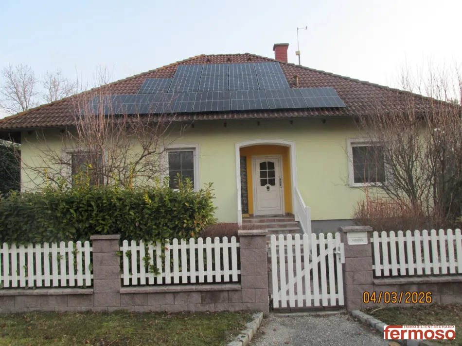 Traumhafter Bungalow vollunterkellert mit Fitness und Kino, perfekt und gepflegt mit wunderbaren Garten - Bild