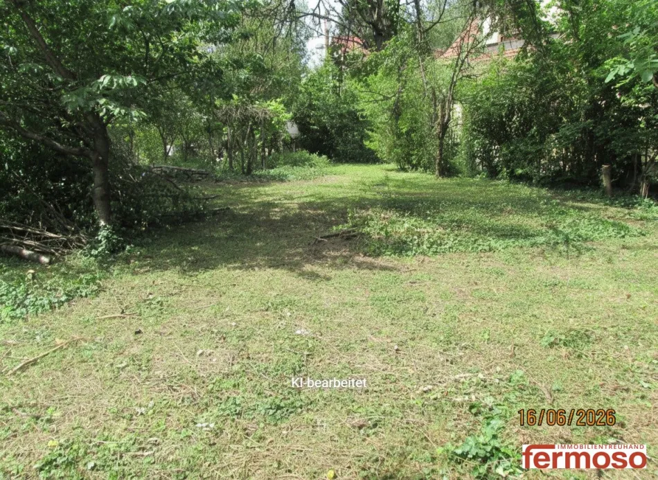 Traumgrundstück 696m² in 1110 Wien – Perfekt für Ihr Eigenheim! Sehr grün und mit einem teilweisen sehr alten Baumbestand am Grundstücksrand - Bild