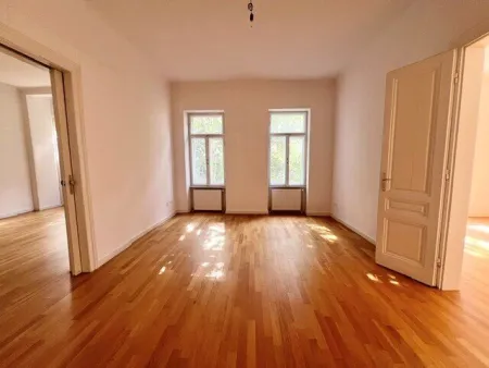 Wiener Altbaucharme 120 m2 mit Balkon nahe Rochusmarkt! - Titelbild