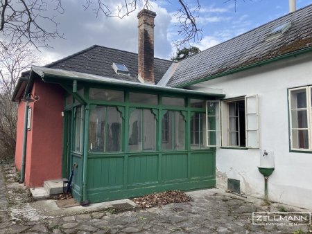 Historisches, sanierungsbedürftiges Winzerhaus mit großem Ruhegarten | ZELLMANN IMMOBILIEN