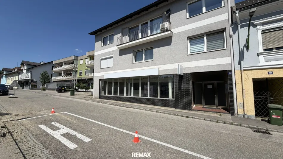 Geschäftslokal am Graben mit Lager- und Garagierungsmöglichkeiten - Bild