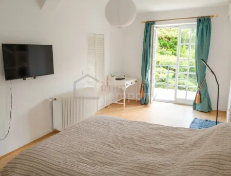 Erstes Schlafzimmer