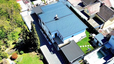 TRAUMHAUS GEFUNDEN! Neuwertige Doppelhaushälfte mit 4 Zimmern und vielen Freiflächen in TOP Lage in Berndorf zu verkaufen!
