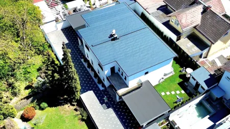 TRAUMHAUS GEFUNDEN! Neuwertige Doppelhaushälfte mit 4 Zimmern und vielen Freiflächen in TOP Lage in Berndorf zu verkaufen!
