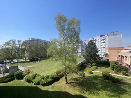 4-ZIMMER-WOHNUNG MIT LOGGIA UND TIEFGARAGENSTELLPLATZ