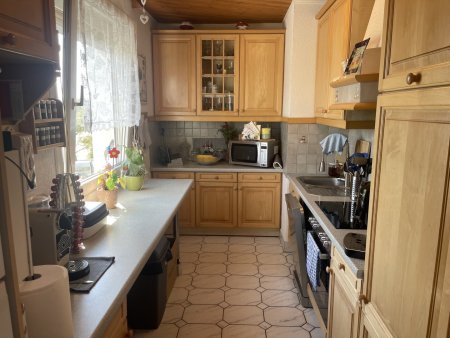 4-ZIMMER-WOHNUNG MIT LOGGIA UND TIEFGARAGENSTELLPLATZ