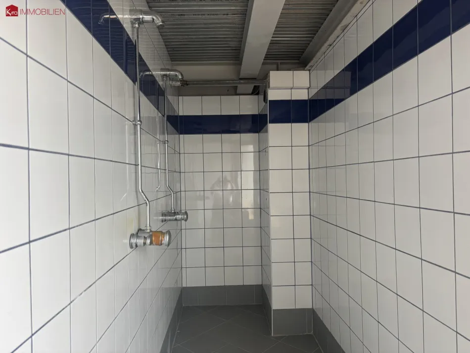 Lager in Hagenbrunn, Dusche, 2 WCs, Parkplatz - Bild