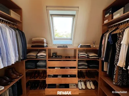 Kleiderschrank