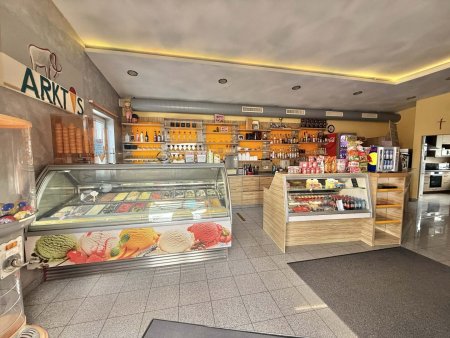 ***ETABLIERTES CAFE-EISSALON IN LOIPERSDORF MIT GROSSER TERRASSE UND PARKPLÄTZEN***