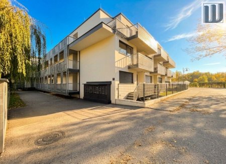 Stilvolle 2-Zi Dachgeschoß-Wohnung mit 2 Balkonen & Garage in Leobersdorf, 67m²