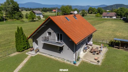 Top modernisiertes Wohnhaus in sehr ruhiger Lage von Srajach
