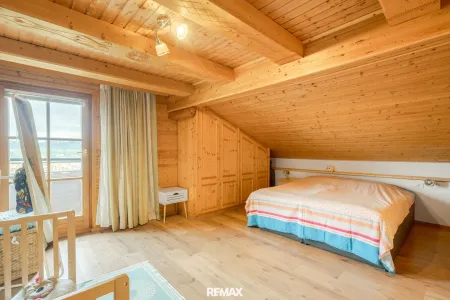 Schlafzimmer 1 DG