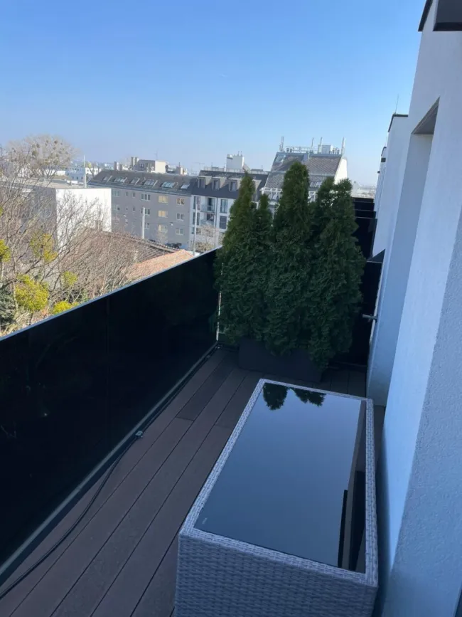 Bildhübsche 55 m² Wohnung: Erstbezug, vollmöbliert & naturnah beim Liesingbach - Bild