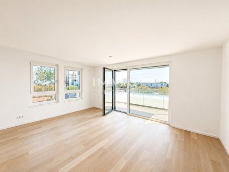 Commission-Free: Where City Living Feels Like a Private Escape