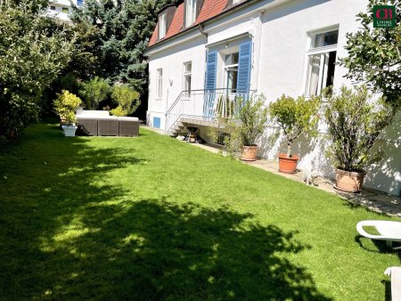 Charmante Villa mit drei Wohneinheiten, Garten und Entwicklungspotenzial