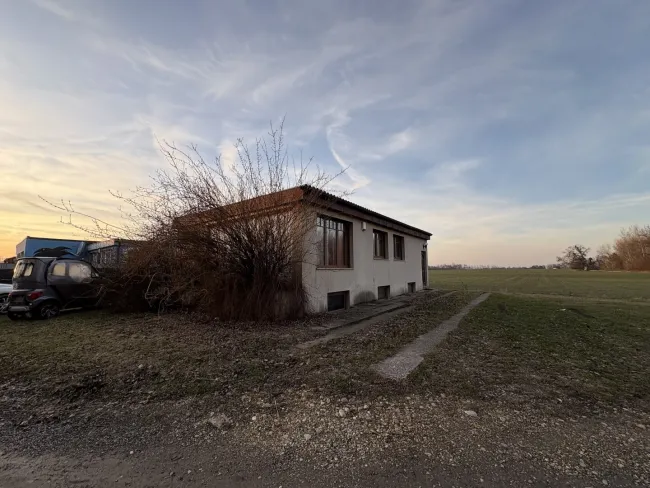 WOHNEN AM SEE, ERBAUEN SIE SICH IHREN WOHNTRAUM MIT SEEZUGANG- Haus mit Keller in Trockenparzelle - Bild