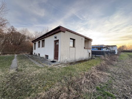 WOHNEN AM SEE, ERBAUEN SIE SICH IHREN WOHNTRAUM MIT SEEZUGANG- Haus mit Keller in Trockenparzelle