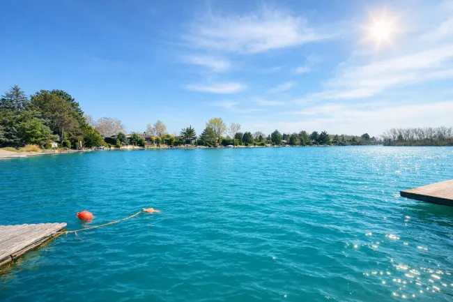 WOHNEN AM SEE, ERBAUEN SIE SICH IHREN WOHNTRAUM MIT SEEZUGANG- Haus mit Keller in Trockenparzelle - Titelbild
