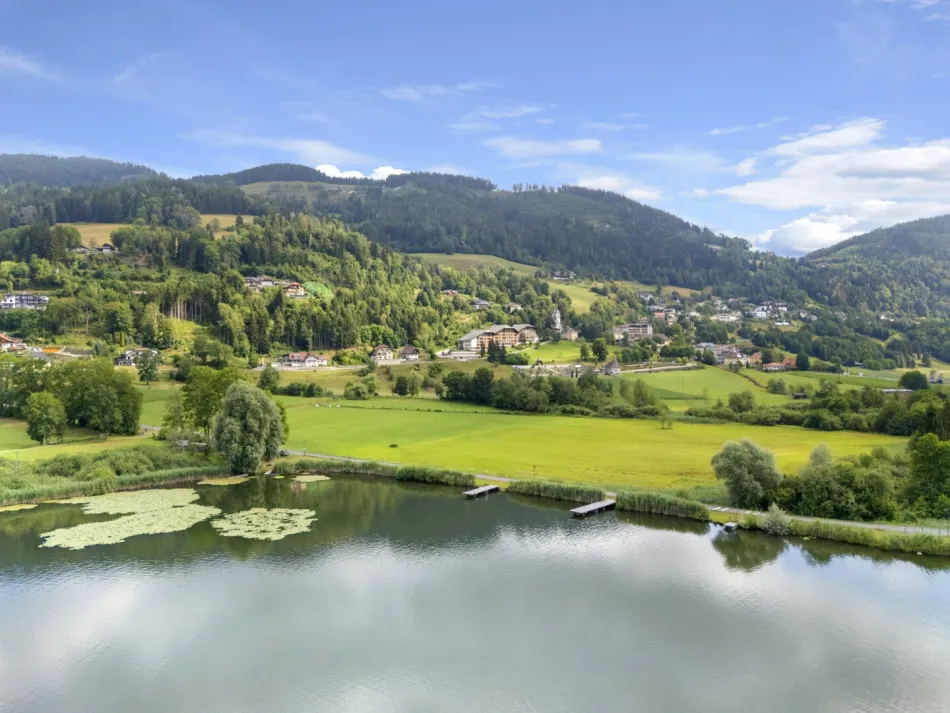 Seeblick inklusive – Appartement mit Indoor-Pool und Sauna - Titelbild