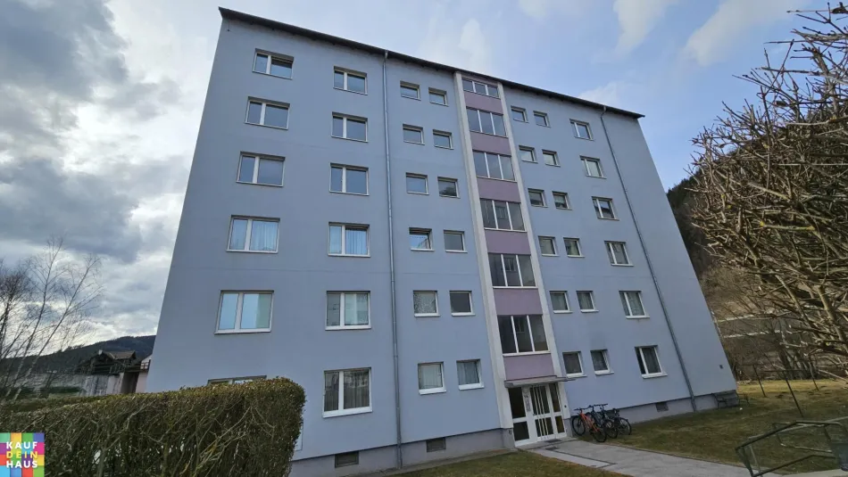 3 Zimmer Genossenschaftswohnung- Erstbezug nach Sanierung - neben Fröschnitzbach und Bahnanlage - Titelbild