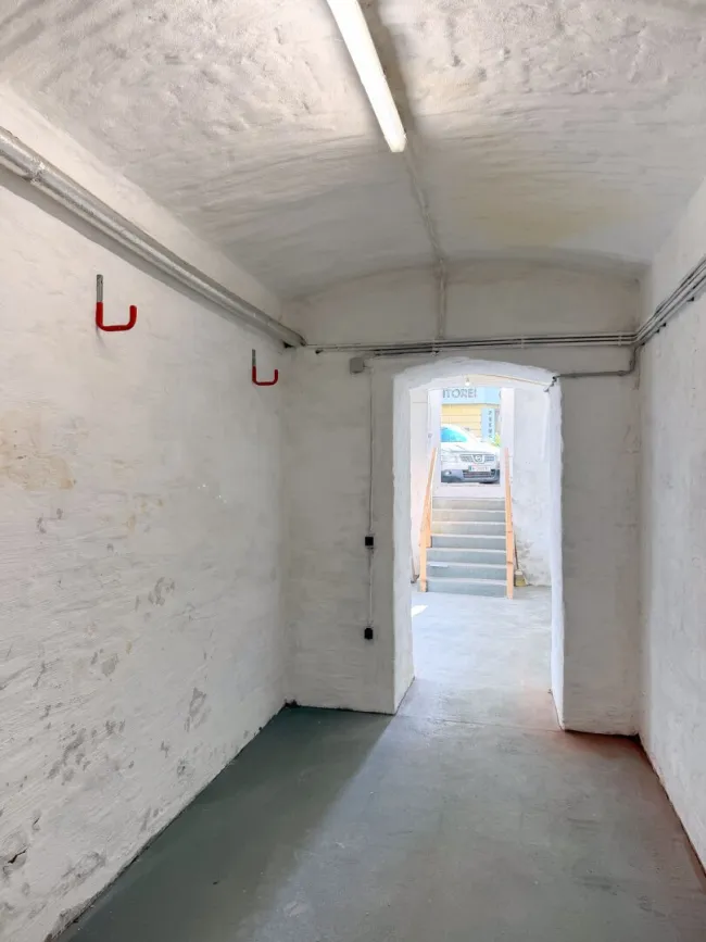 PROVISIONSFREI! Hannovermarkt, Wallensteinstraße Lager / Magazin mit 46,51 m2 Nutzfläche und Strassenzugang zu vermieten! - Bild