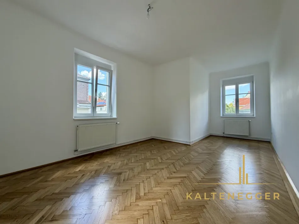 Unbefristet: Helle 2-Zimmer-Altbauwohnung - Bild