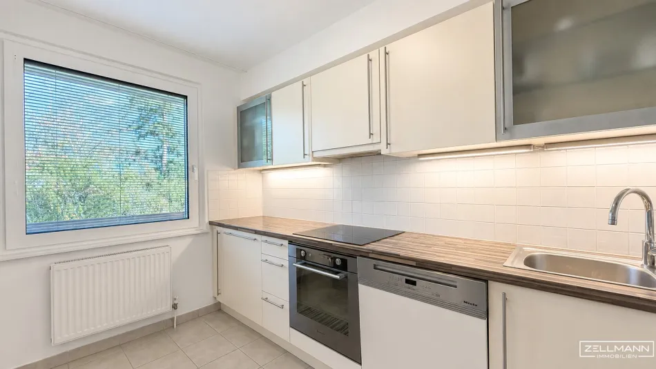 Wohnen im Grünen – gepflegte 3-Zimmer-Wohnung mit Loggia | ZELLMANN IMMOBILIEN - Bild