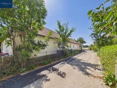 Hausansicht von der Nebenstraße - Pic 1