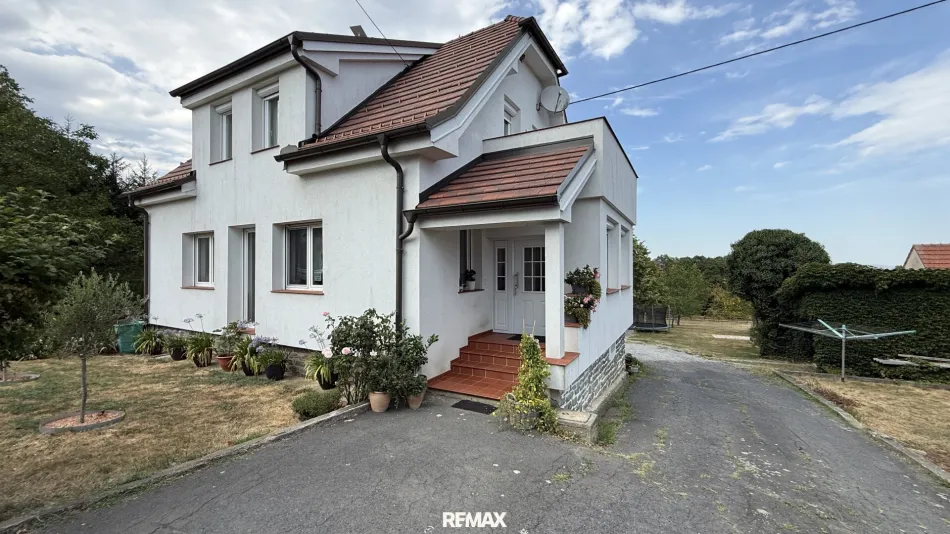 Liebevoll renoviertes Einfamilienhaus in traumhafter Aussichtslage im Südburgenland - Titelbild