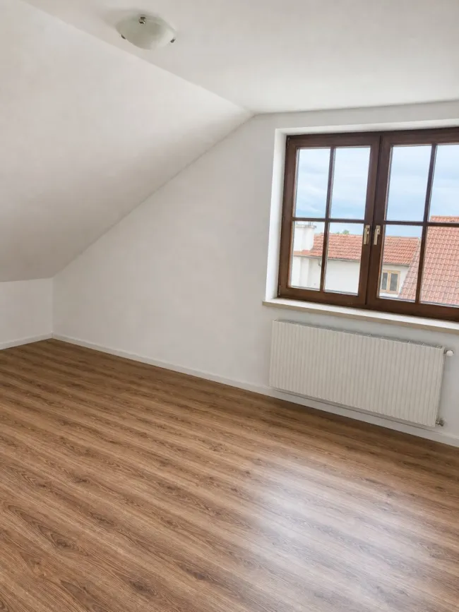 Ruhe trifft Wohnqualität – helle 100 m² Wohnung in Altendorf - Bild