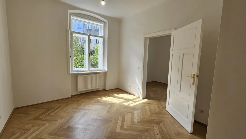 Gersthof/Pötzleinsdorf – neu sanierte, unbefristete Altbau-Kleinwohnung mit Grünblick & Gartenidylle! - Bild