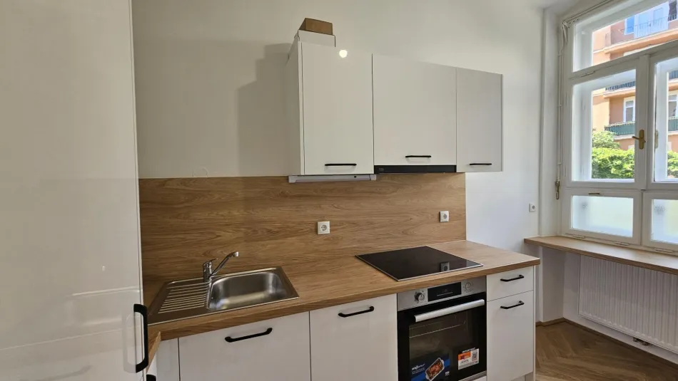 Gersthof/Pötzleinsdorf – neu sanierte, unbefristete Altbau-Kleinwohnung mit Grünblick & Gartenidylle! - Bild