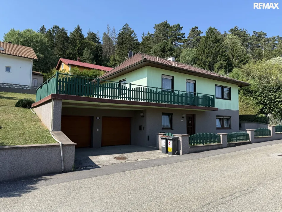 Sonnenseite! Einfamilienhaus in Wöllersdorf mit Garten, Garage, Terrasse und Platz für die ganze Familie! - Bild