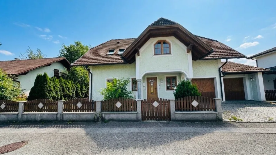 Attraktives Einfamilienhaus am Ortsrand von Enzenkirchen - Titelbild