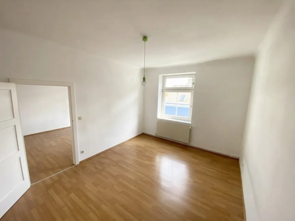 Helle, freundliche 3 Zimmer Wohnung beim Saarplatz mit bester Anbindung ins Zentrum - Titelbild