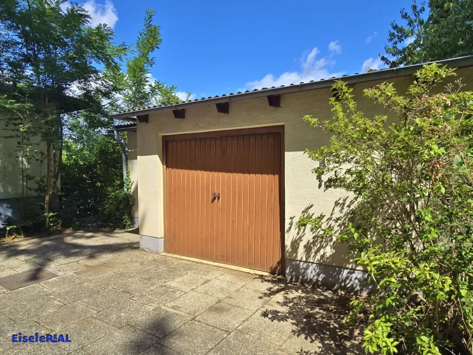 Idyllische Grünlage – Bungalow – sanierungsbedürftig - Bild