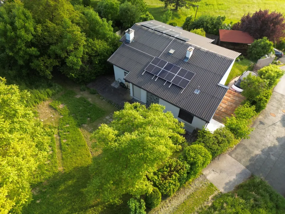 Großzügiges EINFAMILIENHAUS mit Weitblick über die Thermenregion - Bild