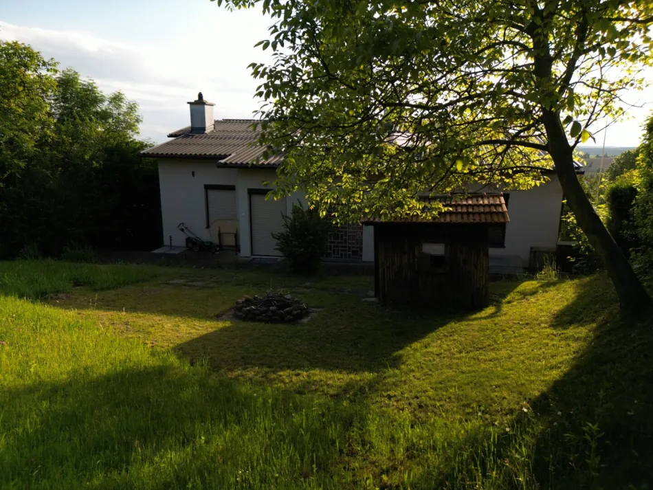Großzügiges EINFAMILIENHAUS mit Weitblick über die Thermenregion - Bild
