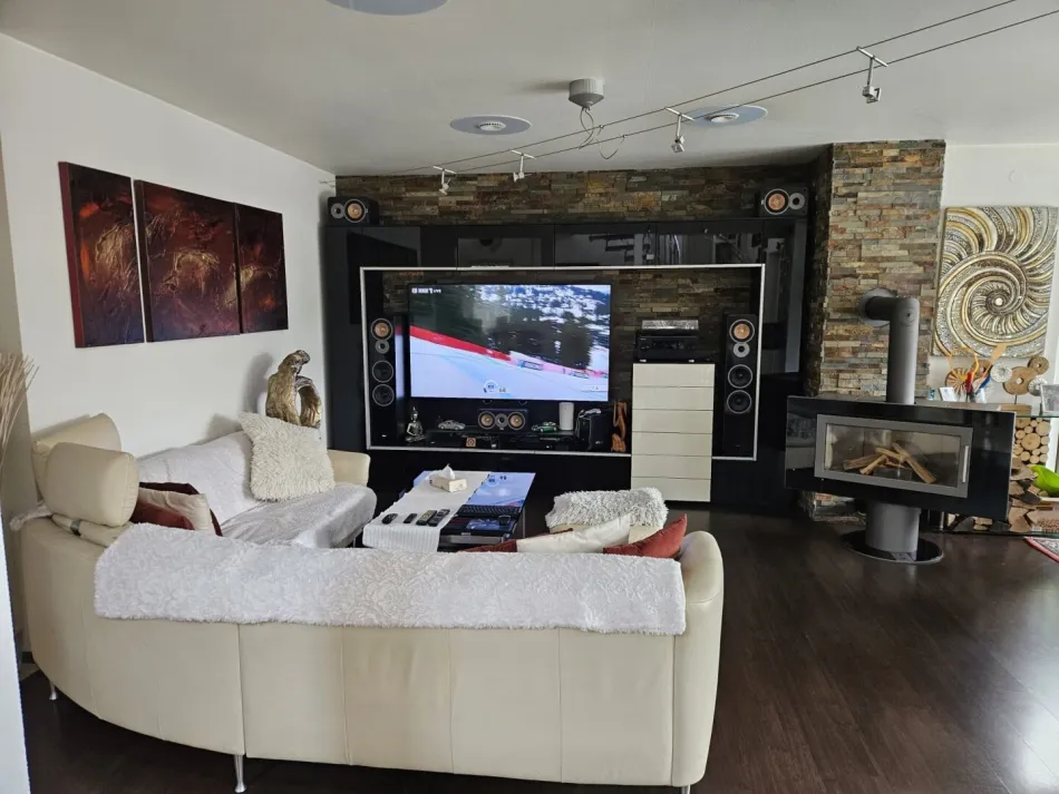 Exklusives Wohnerlebnis mit vielen Highlights - machen Sie Urlaub in Ihrem Haus im Wienerwald - Bild
