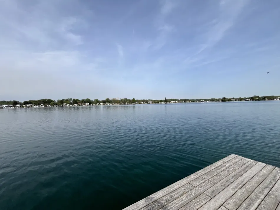 Sommer am See - Wohnen am Wasser - Ferienhaus mit Garten - Titelbild
