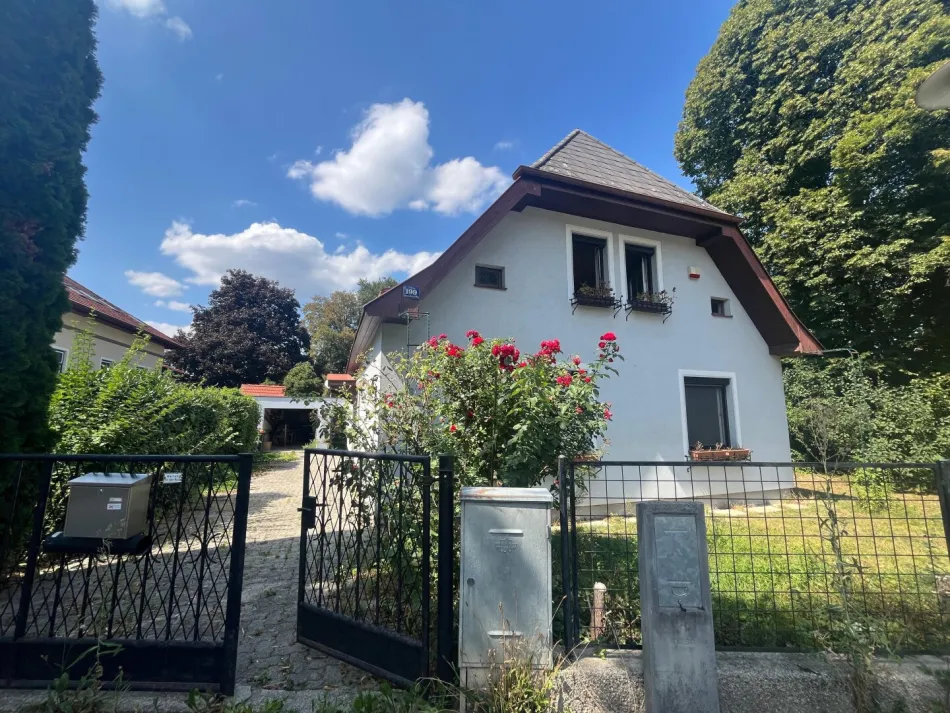 Lassen Sie sich verzaubern! Einfamilienhaus mit wunderbarem Garten in den Wiener Alpen - Titelbild