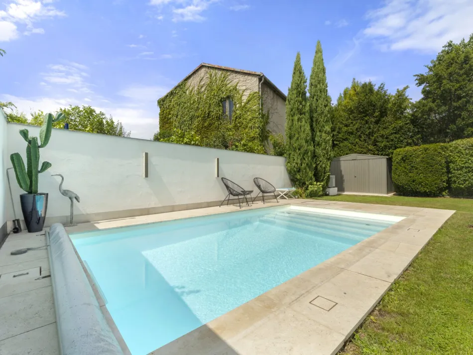 Exklusive Stadtresidenz im 22. Bezirk – Architektur, Privatsphäre & Pool auf höchstem Niveau - Bild