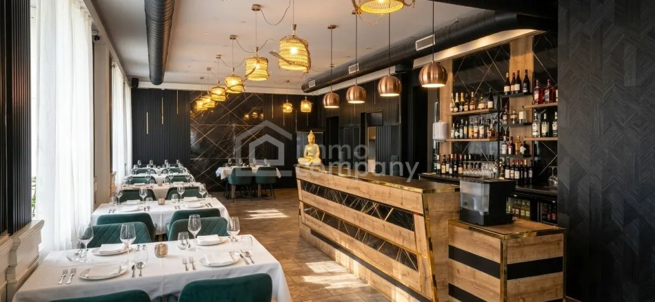 Grosser Raum mit Bar