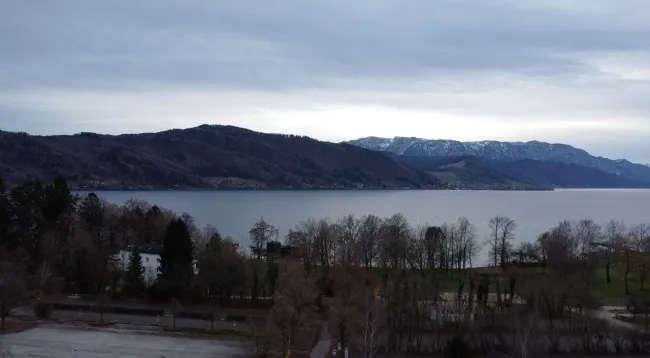 PENTHOUSE MIT LIFT - Exklusiv wohnen direkt am Attersee mit Ausblick - Bild